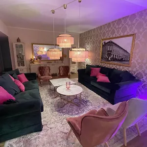 Der Salon , Vienna Austria